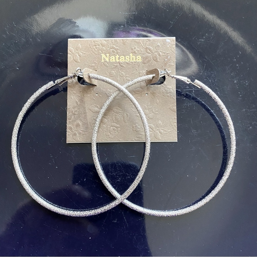 NWT hoop earrings large silver-toned by Natasha